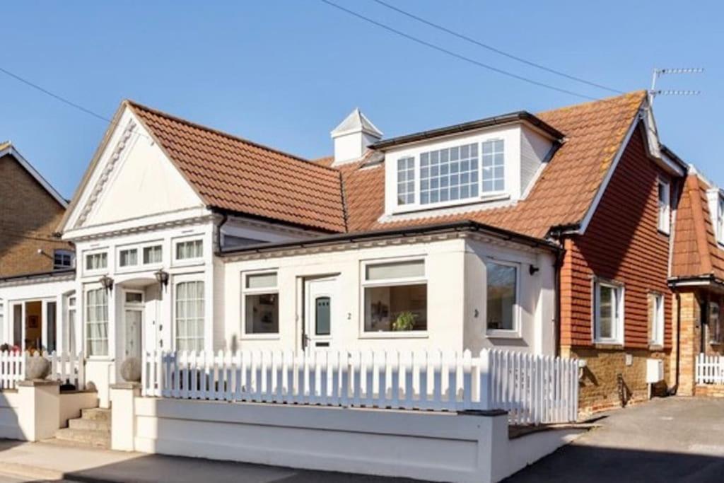 May Cottage - Heart Of Vibrant Village & 10 Mins Walk To Beach Milford on Sea Luaran gambar