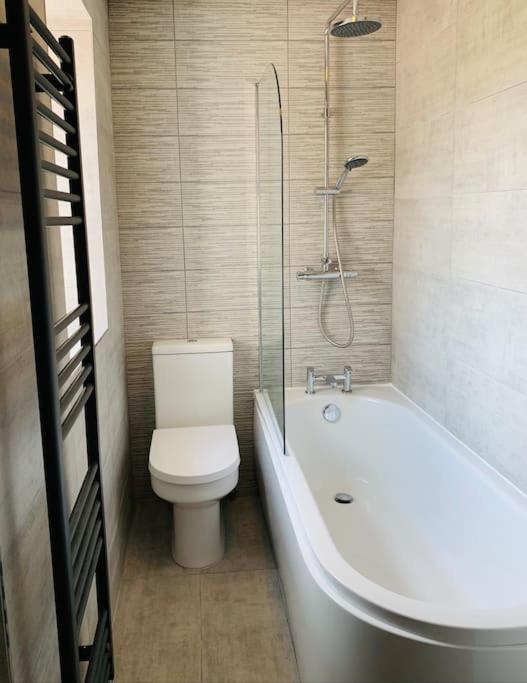 May Cottage - Heart Of Vibrant Village & 10 Mins Walk To Beach Milford on Sea Luaran gambar